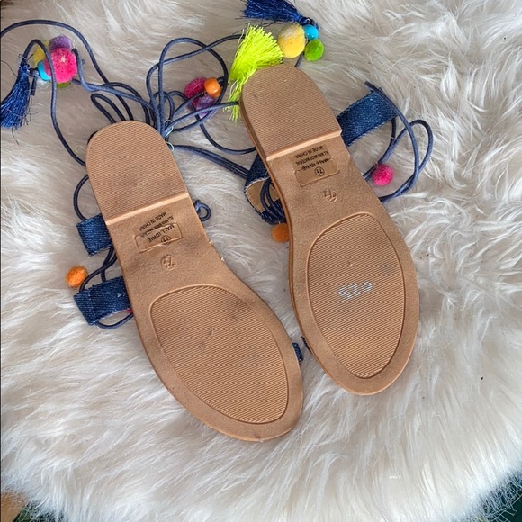 Shoes - Picture 4 of 4